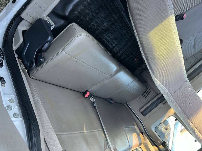 2008 Ford F250 xl, ext cab, lift gate, (CN 43)