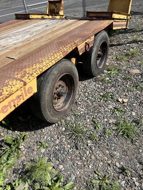 1987 Eager beaver 9LPT 21 ft equipment trailer w/ramps (lot 50)
