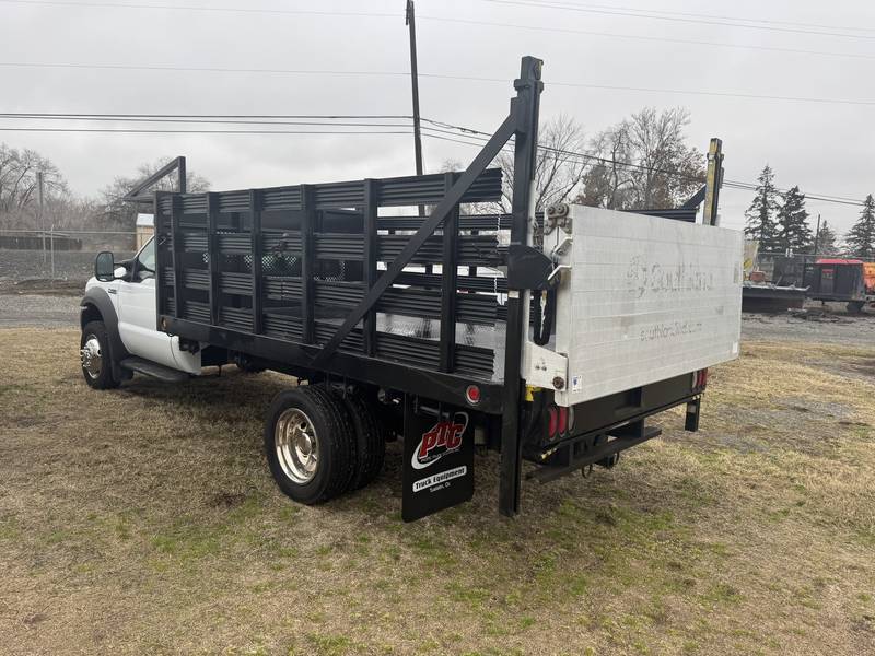 2005 Ford F450 12 ft Flatbed with lift gate.  (CN 1098)