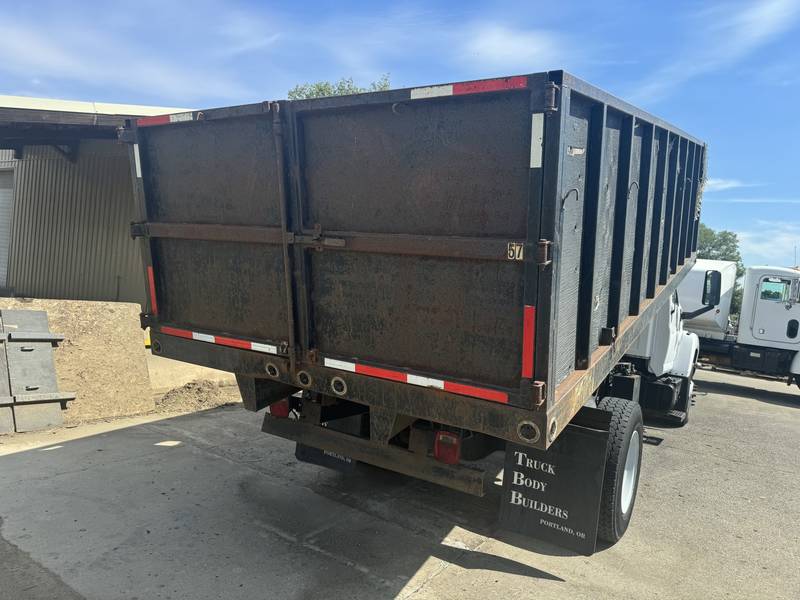 2006 Chevy C7500 18ft Dump (CN 1071)
