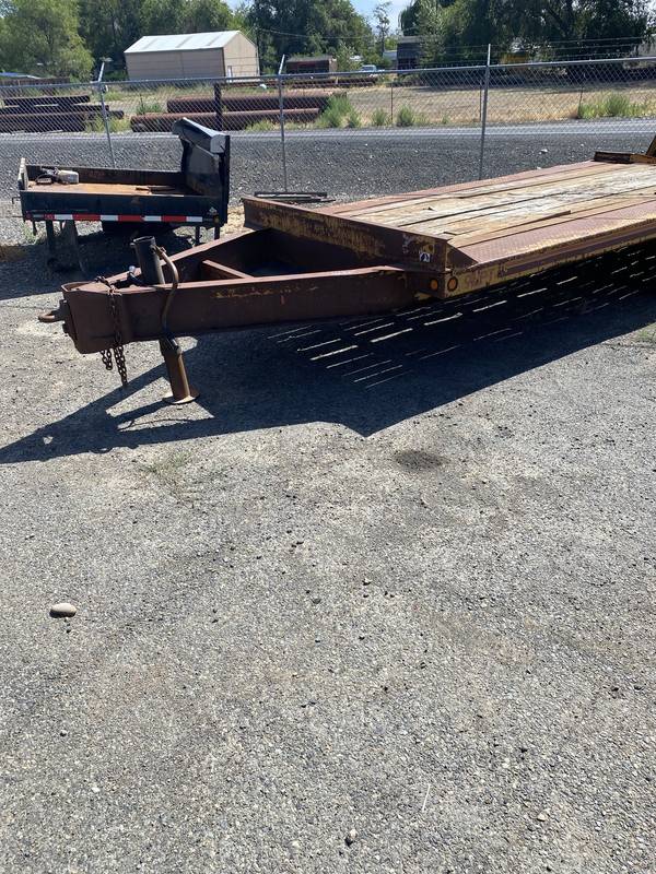 1987 Eager beaver 9LPT 21 ft equipment trailer w/ramps (lot 50)