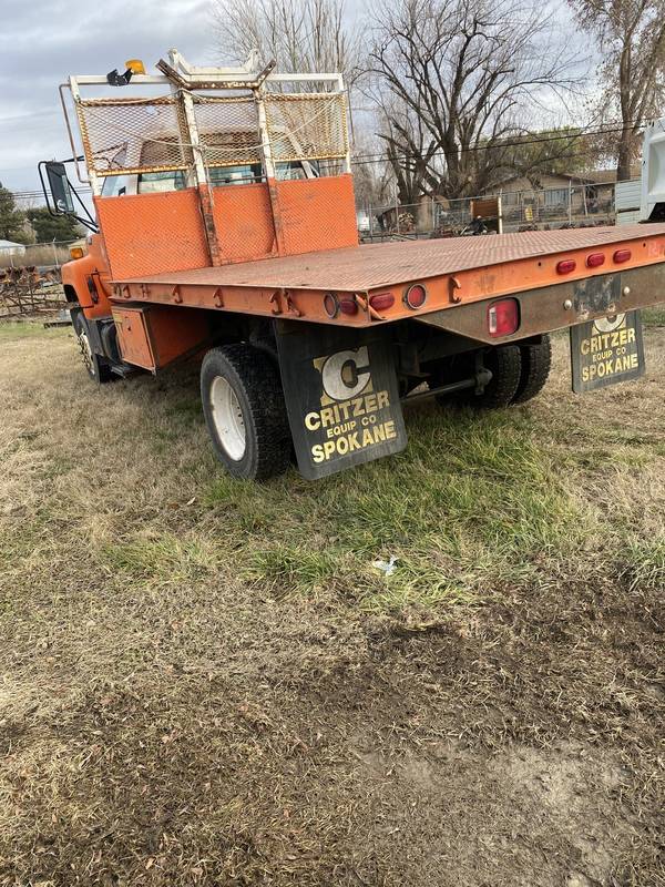 1991 Chevy Kodiak 12 flatbed , non cdl, (CN 75))