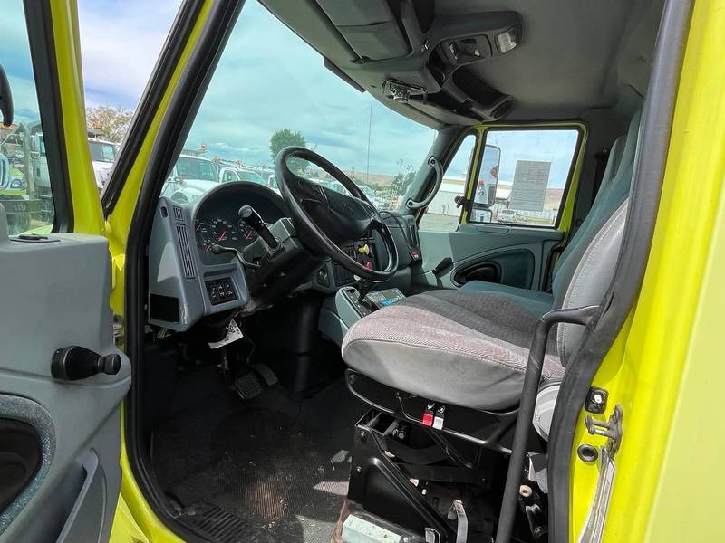 2004 IHC 4300 16 ft Flatbed Truck (CN 66)