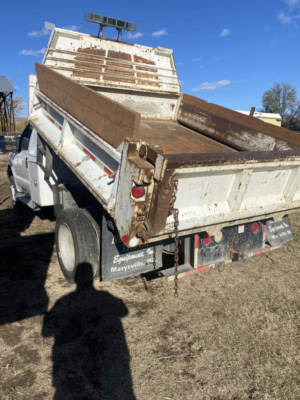 2001 Ford F550, 9 ft steel 2-3 yrd Dump Box (CN 1090))