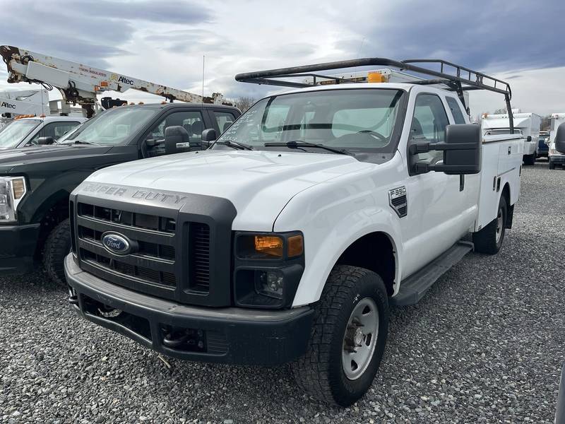 2008 Ford F350 4x4 Utility (CN-95)