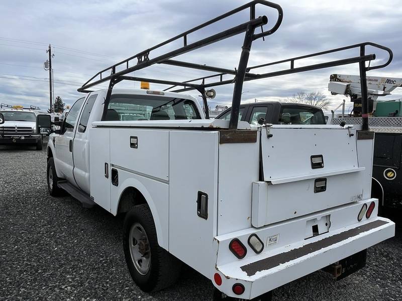 2008 Ford F350 4x4 Utility (CN-95)