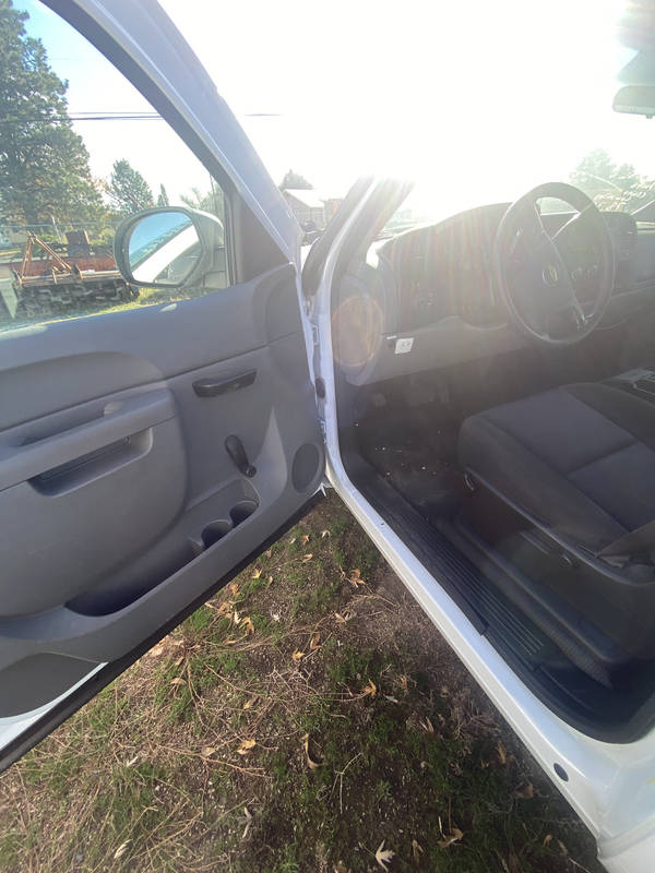 2013 Chevy Silverado 1500 short box (Lot 1027)