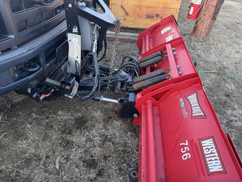 2008 Ford F350, Crewcab, 4x4, Utility Box, Lift gate, W/ Western Ultra Mt wideout Snow Blade, (CN 1110)