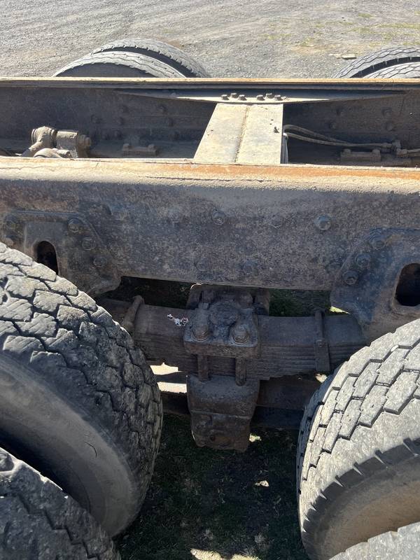 1998 IHC 2574 12 yrd dump truck (CN 99))