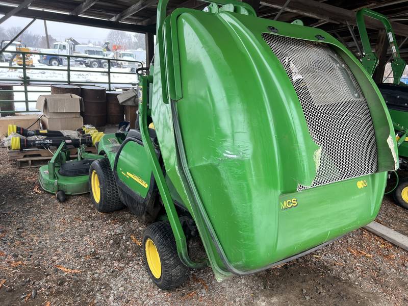 JD 1445, 4x4, Dsl,  60’ Commercial Mower with Dumping grass catcher 