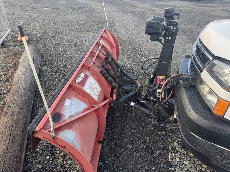 2006 Chevy 3500, 10 ft Flatbed W/Hoist, Front snow plow,  (CN 27)