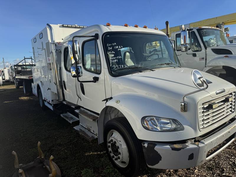 2014 Freightliner Crewcab, m2-106 Utility Truck (CN 39)