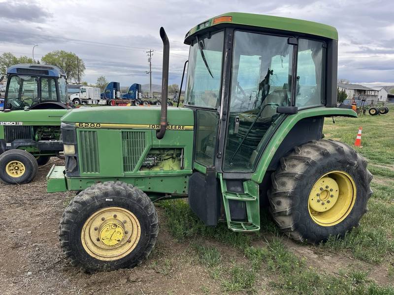 2003 John Deere 6200