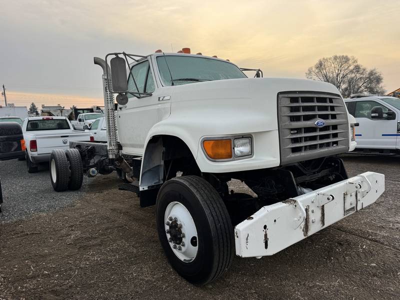 1995 Ford F800 4x4, Cab Chassis Truck (CN-90)