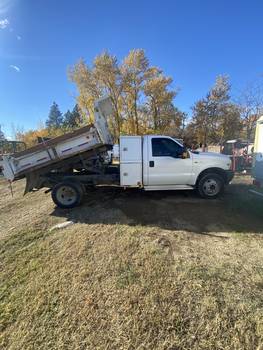 2001 Ford F550, 9 ft steel 2-3 yrd Dump Box (CN 1090))