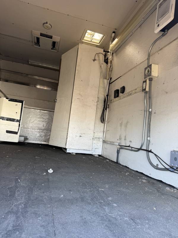 2009 Freightliner M2-106, 15 FT Utility Service Box Truck (CN 85)