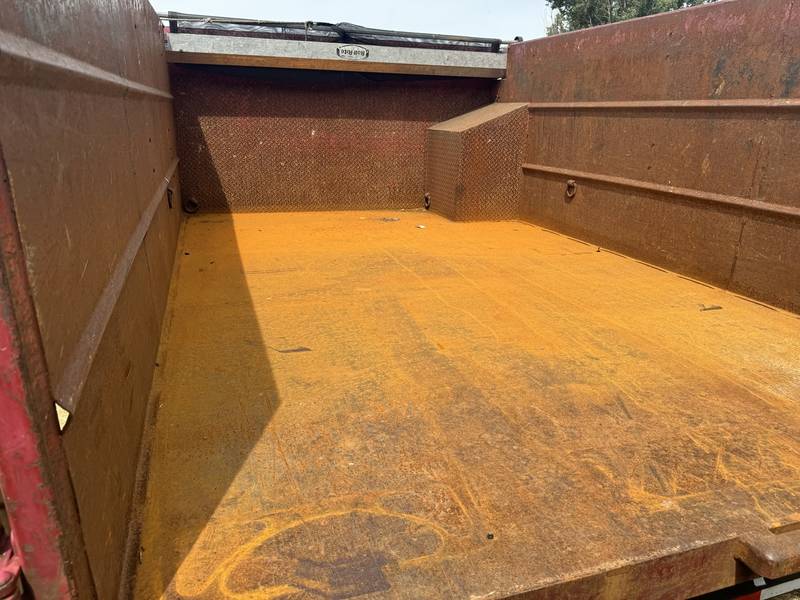 2013 Mitsubishi Fusu 10 ft flat bed dump (CN 1074)