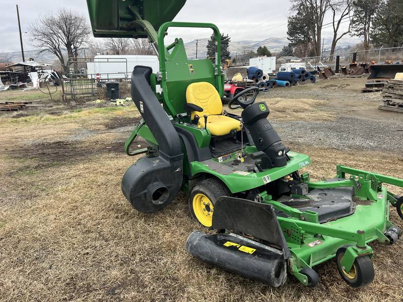 JD 1445, 4x4, Dsl,  60’ Commercial Mower with Dumping grass catcher 