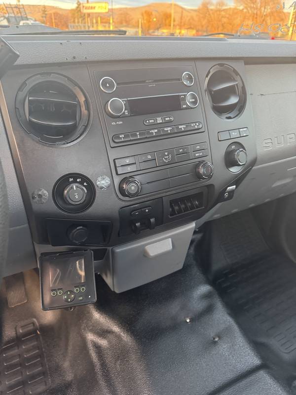 2016 Ford F350 4WD Utility Truck (CN 1055)