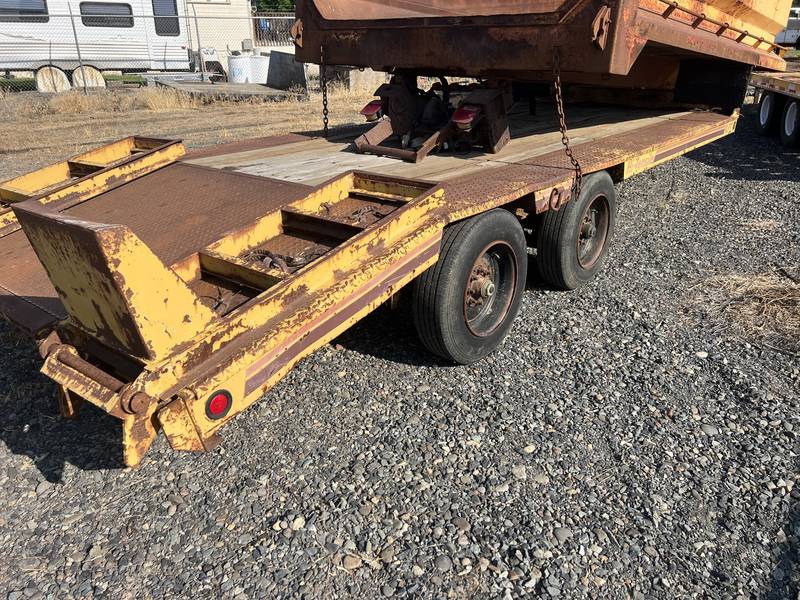 1987 Eager beaver 9LPT 21 ft equipment trailer w/ramps (lot 50)