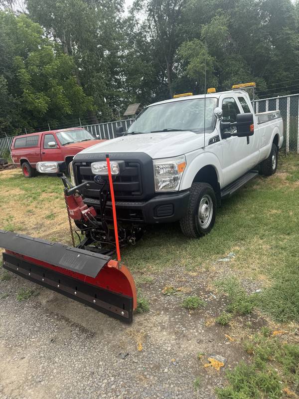 2012 Ford F250, ExtCab, 4x4, W/western 7.6 snowblade