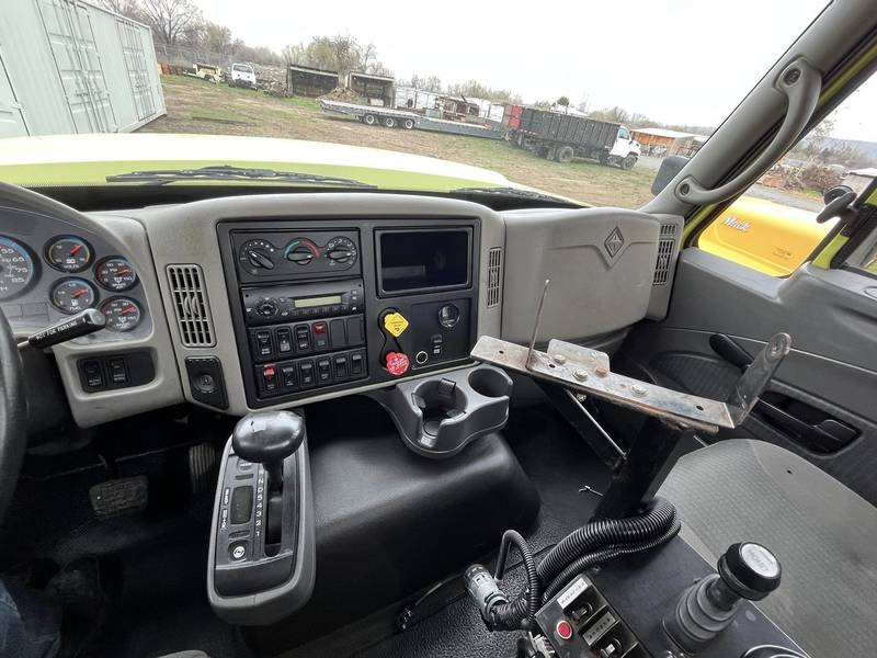 2009 IHC 7600, 5 yrd Dump Truck (CN 97)
