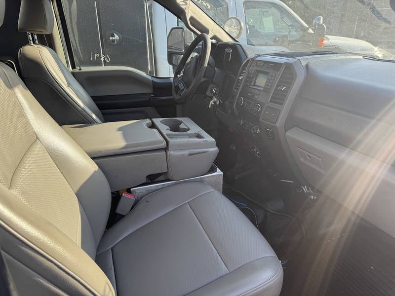 2017 Ford F550 4x4, 40 ft Altec Bucket, Bucket/ Material lift