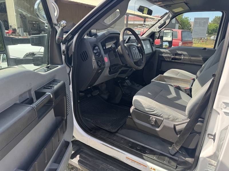 2015 Ford F550 Crewcab, 4x4, 10 ft bed w/boxes (CN 1038)