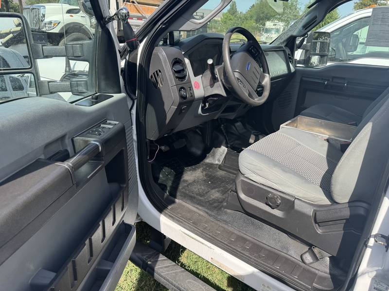 2015 Ford F550, Crewcab, 4x4, 10 ft Flatbed, (CN 1032)