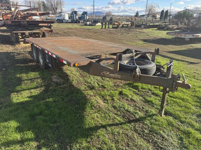 2009 Bentley 18ft Sno-cat T/A Equipment Trailer (CN 1026)