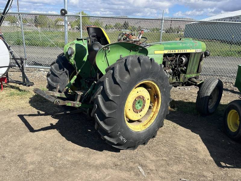 John Deere 2440