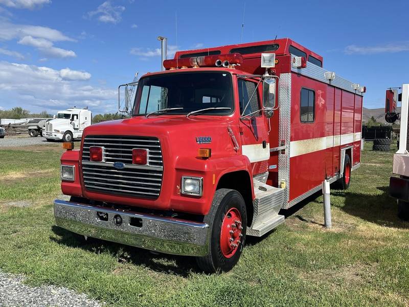 1991 Ford L8000 Utility Truck (CN-79)