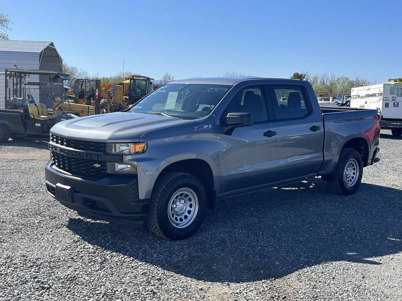 2020 chevy silverado Z71 4x4 1500 (CN-34)