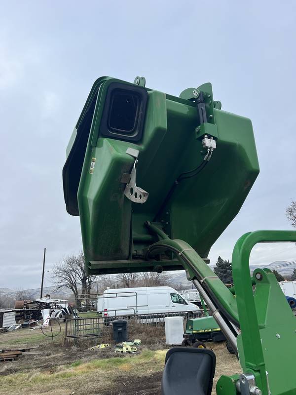 JD 1445, 4x4, Dsl,  60’ Commercial Mower with Dumping grass catcher 