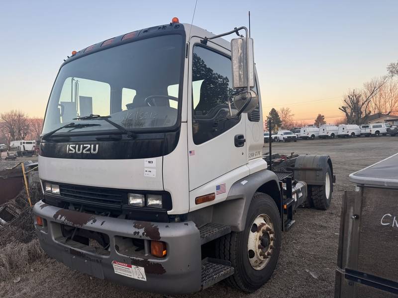 2008 Isuzu T7F Stellar roll off truck, (CN 1124)