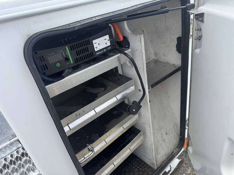 2017 Ford F550 4x4, Altec 40M , Bucket/Material Lift (CN 1052)