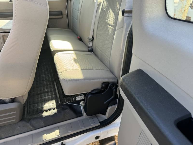 2008 Ford F350 XL, ext cab, 4x4, Utility (CN 48)
