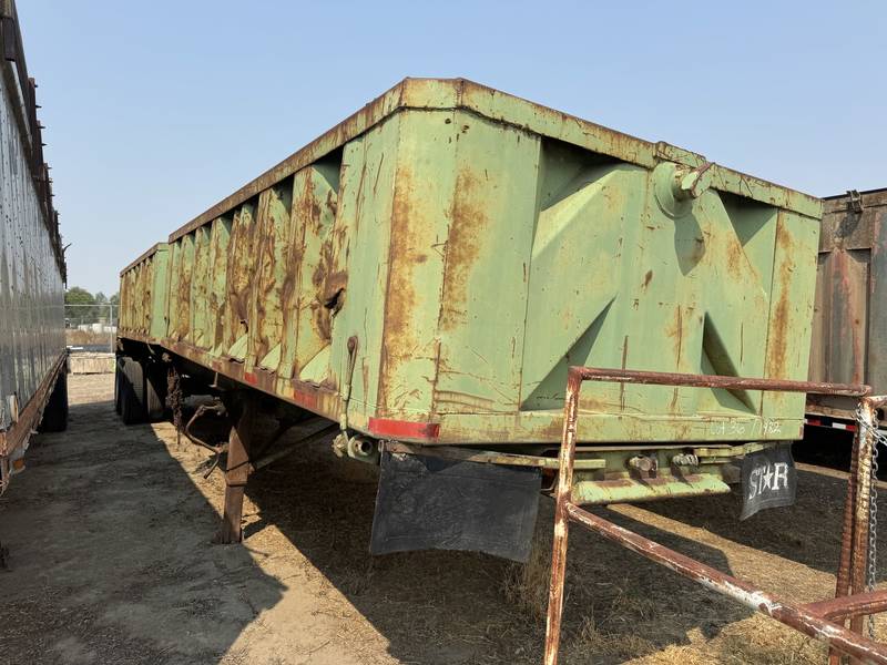 1982 Peerless 40 ft scrap container trailer