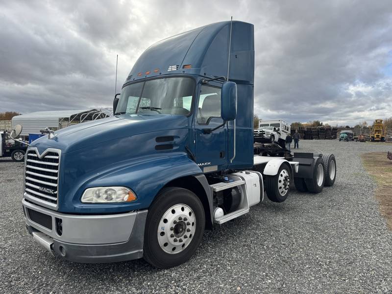 2013 Mack CXU Tri-Axle Truck Tractor