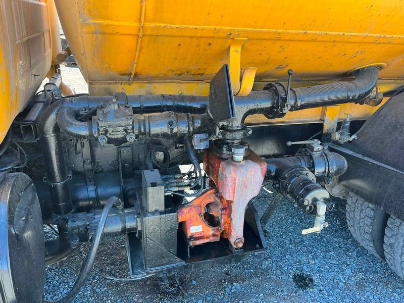 1980 Mack 4000 Gallon T/A Water Truck (CN-1008)