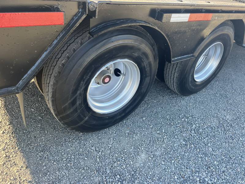 1984 Trail Ezee 42 ft Hydralic equipment trailer. (CN 4)