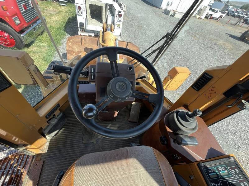  1994 Case 621B Wheel Loader, 2 yrd