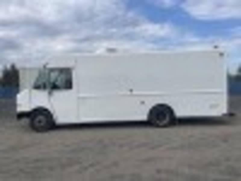 2006 Utilimaster workhorse 18 ft Van (CN 30)