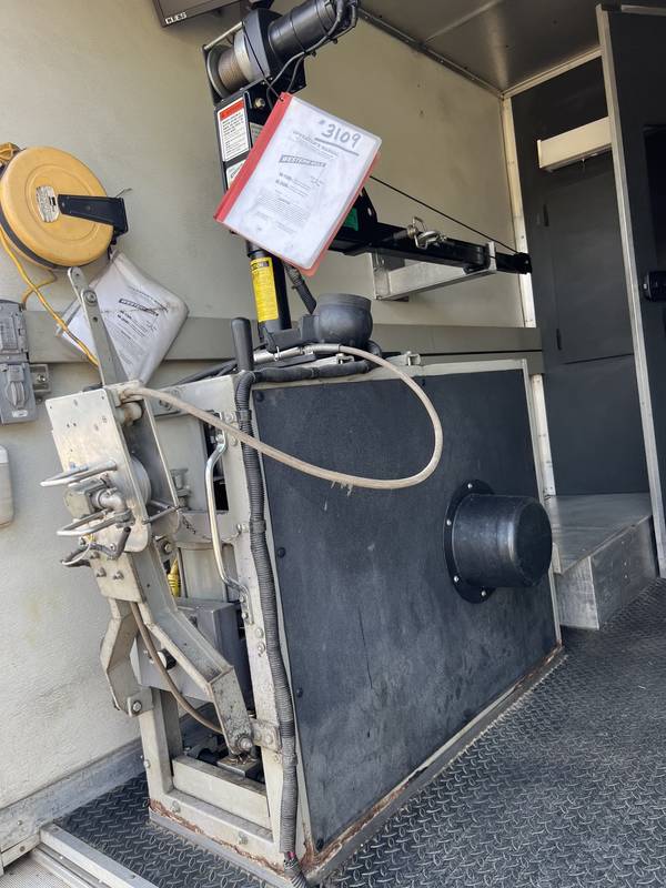 2006 Frtliner, sewer camera , work or food van truck (CN 98))