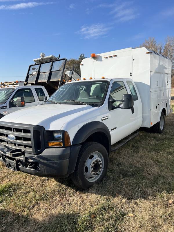 2006 Ford F450 Excab, Service Utility, (CN 83))