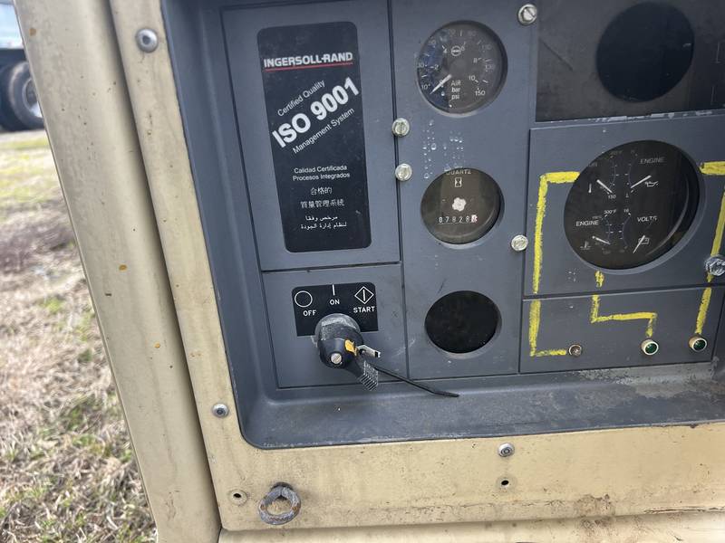  Ingersall 185 CFM JD dsl truck my air compressor with hyd wet kit