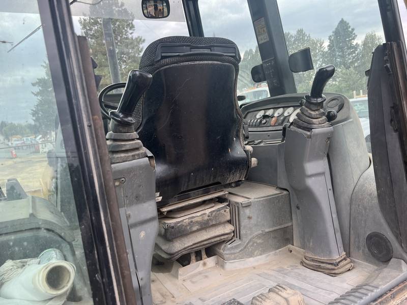 2004 Caterpillar 420D 4x4, Cab, Ext Hoe