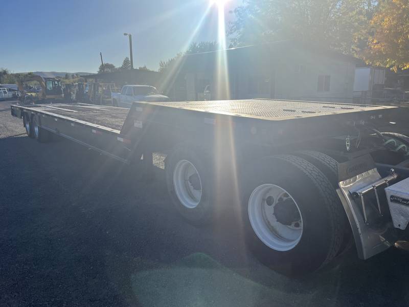 1984 Trail Ezee 42 ft Hydralic equipment trailer. (CN 4)