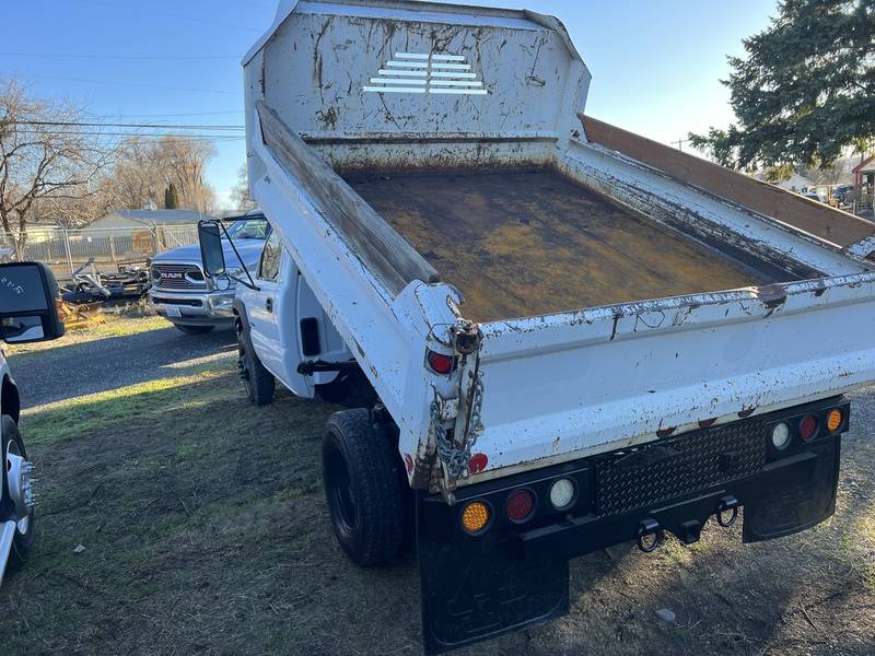 2006 Chevy 3500HD 2-3 yrd dump truck