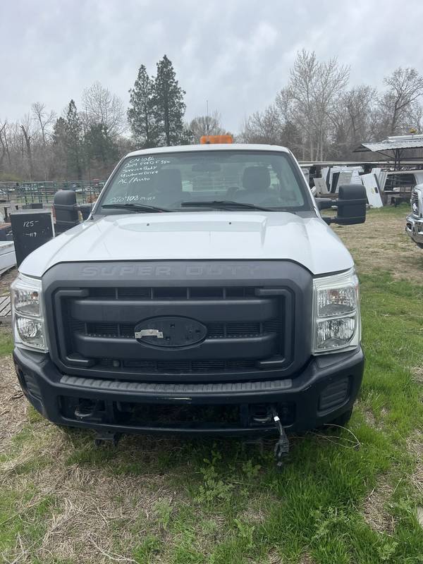 2014 Ford Ext cab, f350 4x4, DSL, service utility (CN 1086))